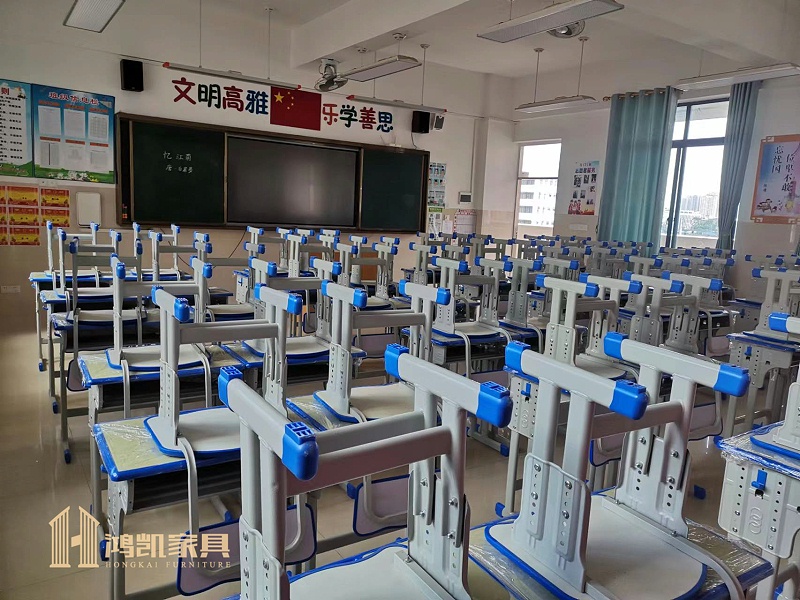 可升降課桌椅