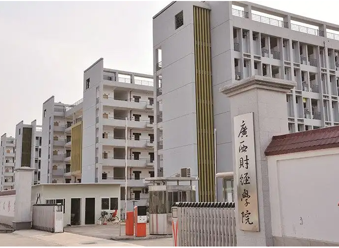學校上床下桌公寓床