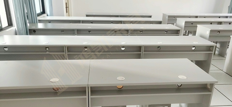 學(xué)校電腦桌