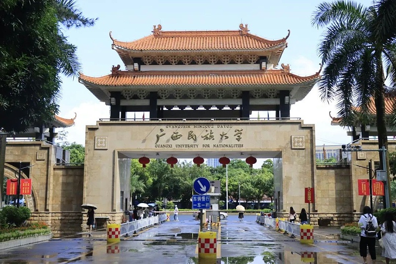 廣西民族大學(xué)大創(chuàng)樓培訓(xùn)宿舍家具